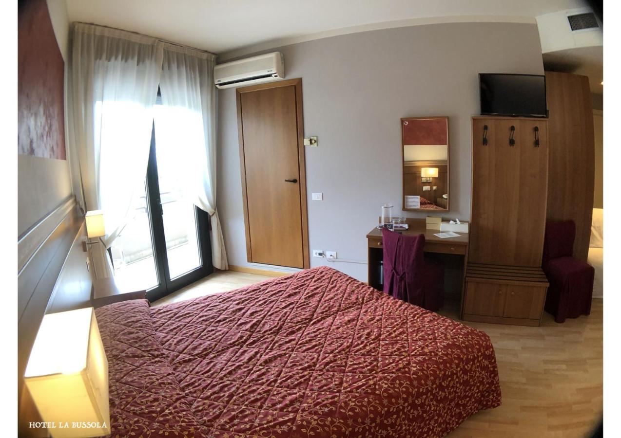 Hotel La Bussola بادينغي سول غاردا المظهر الخارجي الصورة