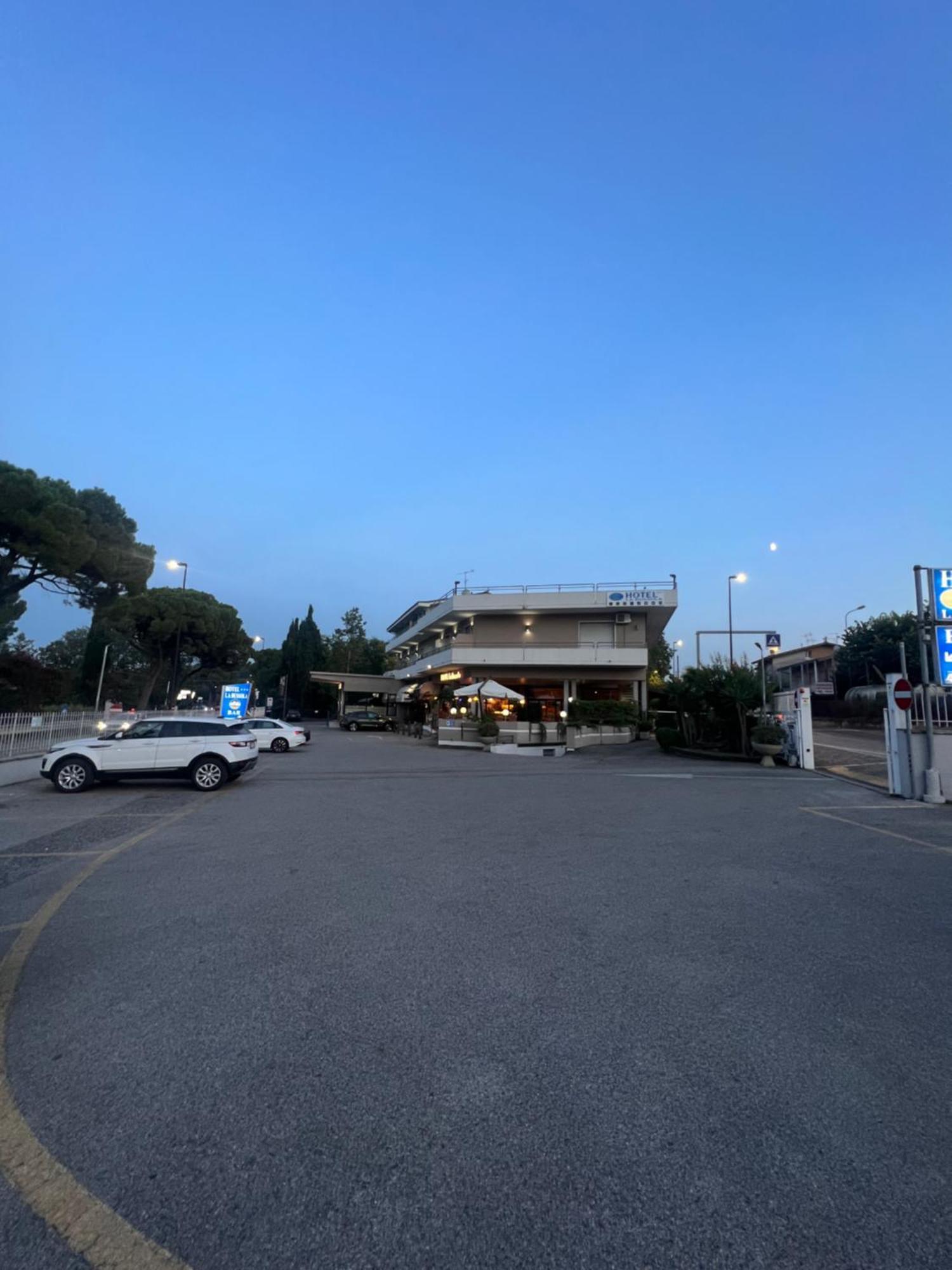 Hotel La Bussola بادينغي سول غاردا المظهر الخارجي الصورة