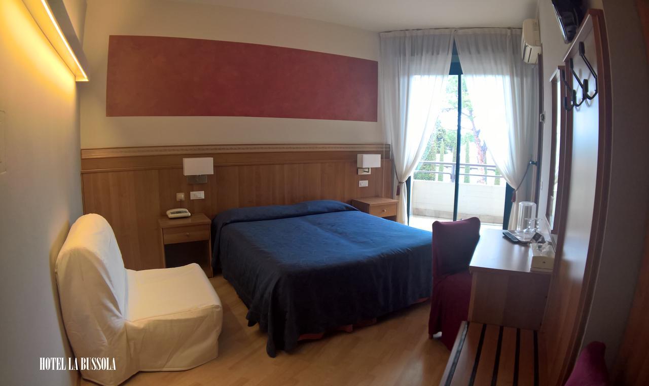 Hotel La Bussola بادينغي سول غاردا المظهر الخارجي الصورة