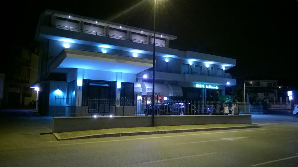 Hotel La Bussola بادينغي سول غاردا المظهر الخارجي الصورة